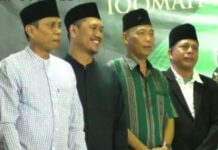 Weny - Rendy kompak hadiri peringatan Maulid Nabi Muhammad SAW, di Sekretariat Paguyuban Wargo Jawi Mardi Rahayu, Rawamangun, Kelurahan Mogolaing, Kecamatan Kotamobagu Barat, Kota Kotamobagu, Rabu 4 September 2024 malam tadi. (foto.timurexpress.co)