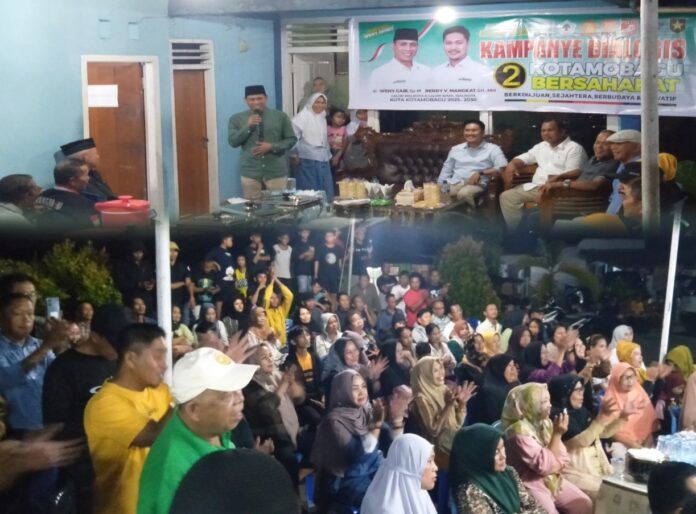 Kampanye Dialogis Kotamobagu Bersahabat The Winner di Kelurahan Biga, Kecamatan Kotamobagu Timur, Kota Kotamobagu, Jumat 27 September 2024, malam. (foto.yudi/timurexpress.co)