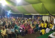 Eyang Landjar Sebut Pasangan Weny – Rendy Paling Ikhlas Memimpin Kotamobagu Saat Ini Kampanye Bersahabat The Winner di Kelurahan Mongkonai, Kecamatan Kotamobagu Barat, Senin 14 Oktober 2024, malam. (foto.yudi/timurexpress.co)