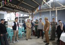 Ketua KPU Kotamobagu Mishart A Manoppo, pastikan semua TPS aman dan baik. (foto.Ist/KPU Kotamobagu)
