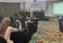 Pilkada 2024, KPU Kotamobagu Berikan Edukasi Siswa SMA dan SMK KPU Kotamobagu saat memberikan edukasi terkait Pilkada 2024. (foto.dok/KPU Kotamobagu)