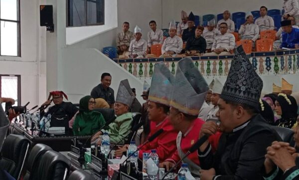 Rapat Paripurna DPRD Kotamobagu dalam rangka HUT Kotamobagu ke 115, di Gedung DPRD Kotamobagu, 20 Januari 2025. (foto.Ist/timurexpress.co)