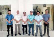 Kajari Kotamobagu Sambut Silaturahmi Bupati Bolmong Momen foto bersama Bupati Bolmong Yusra Alhabsyi dan Kajari Kotamobagu Elwin Agustian Khahar bersama jajaran Korps Adyaksa, di Kantor Kejaksaan Kotamobagu, Jumat 21 Maret 2025. (foto.yudi/timurexpress.co)
