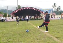 Resmi Dibuka, 12 Tim Meriahkan Sepak Bola Putri Kapolres Cup Bolmong Sulawesi Utara Kapolres Bolmong Sulawesi Utara, AKBP Lido R Antoro, saat membuka turnamen Sepak Bola Mini Putri se Bolmong, di lapangan olahraga Mapolres Jumat (01/08/2025). (Foto.yudi/timurexpress.co)
