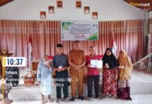 Dipimpin Sangadi Sukanto Domu, Penyaluran BLT berlangsung di Balai Desa Poyowa Besar Dua, Selasa (19/5/2026). (foto.Pemdes Poyowa Besar Dua)