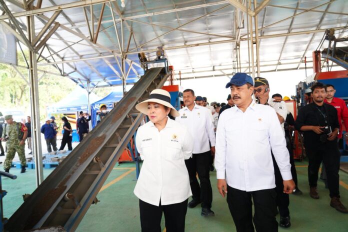 Ketua Komisi IV DPR RI, Titiek Soeharto, didampingi Menteri Imigrasi dan Pemasyarakatan (Menimipas), Agus Andrianto, saat melakukan kunjungan kerja ke Nusakambangan, Sabtu (20/6/2026). (foto.Ist/Hms Rutan Kelas IIB Kotamobagu)