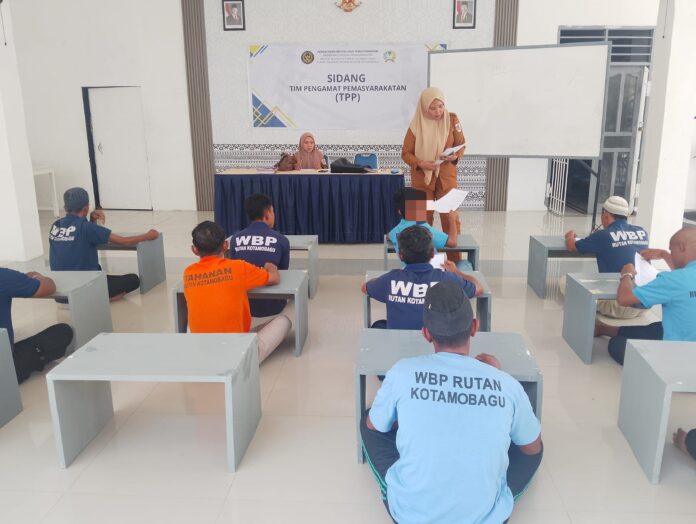 Rutan Kotamobagu Suasana Aula Rutan Kelas IIB Kotamobagu disulap menjadi ruang kelas utama Warga Binaan untuk mengenyam pendidikan kesetaraan, Selasa 29 September 2026. (foto.Ist/Rutan Kotamobagu)